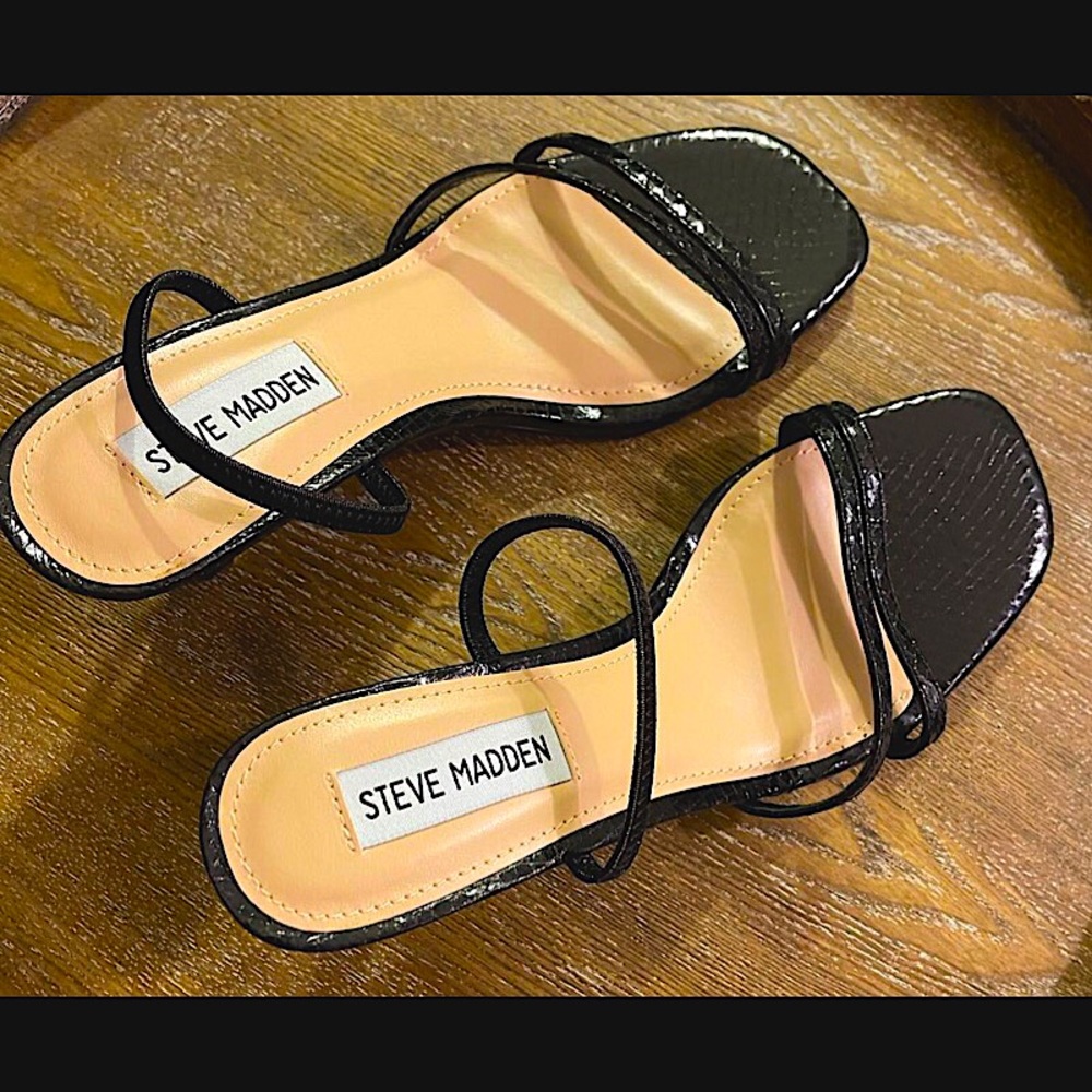 Steve Madden sandals,3” high-heeled.